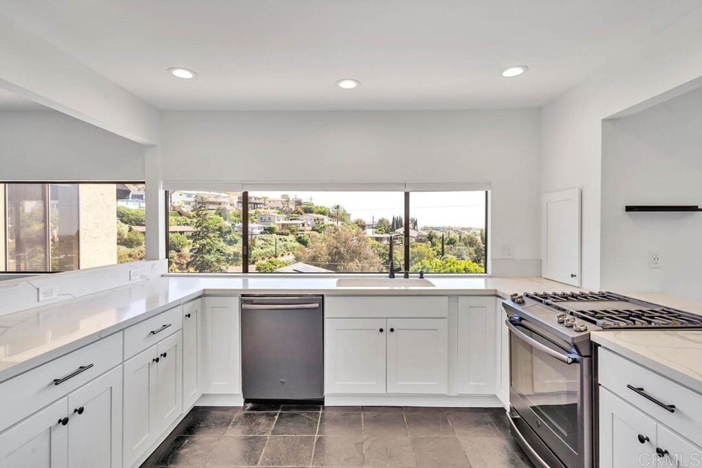 7949 Pasadena Avenue La Mesa, CA 91941 - Photo 17 of 35