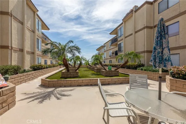 $600,000 | 2722 East 20th Street, Signal Hill, CA 90755