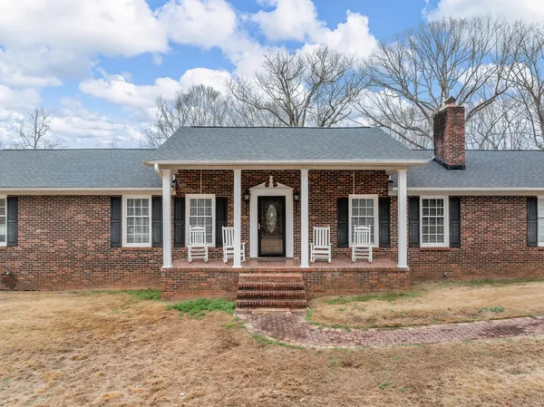 $560,000 | 170 Oak Ridge Drive, Jonesville, SC 29353