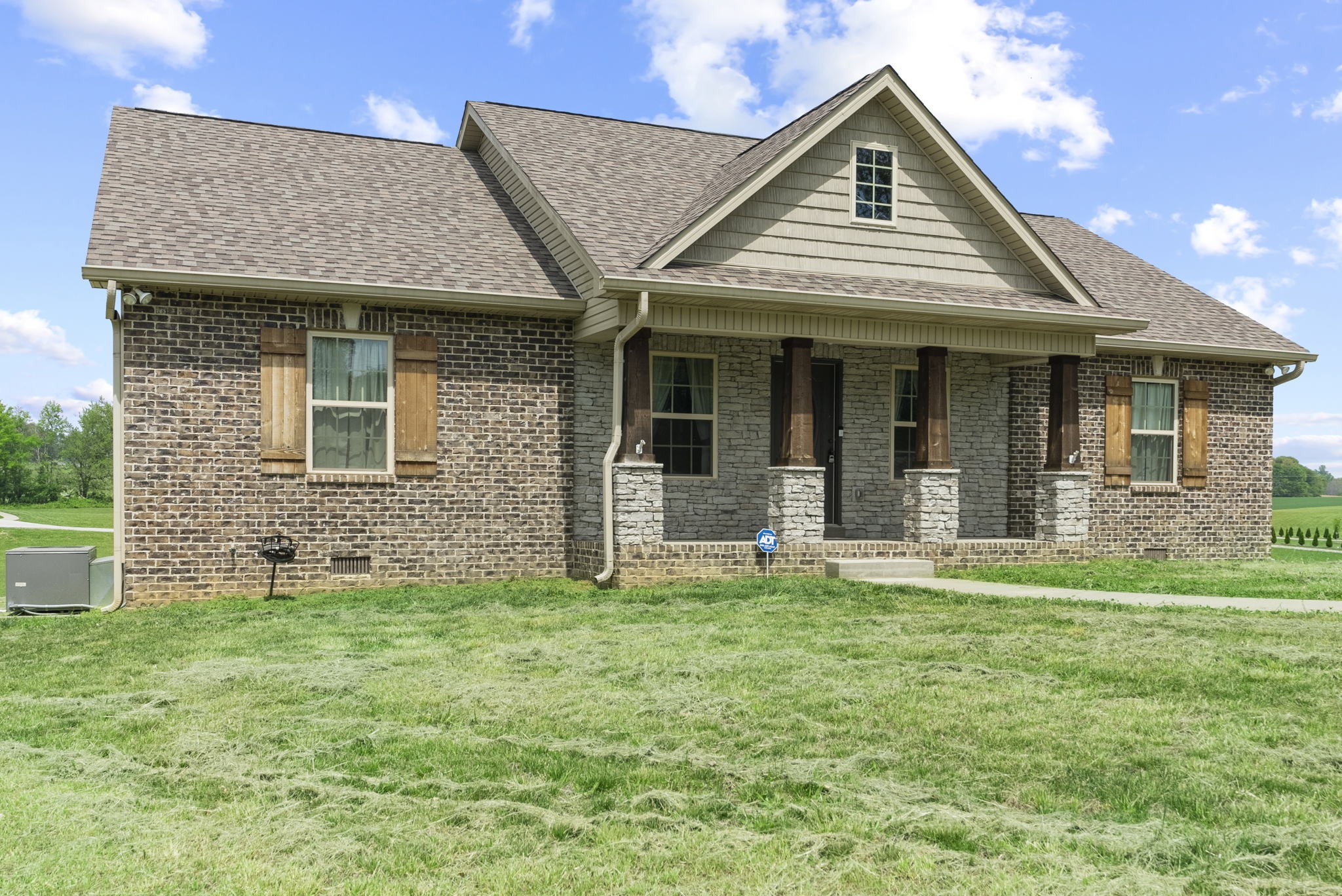 4939 Minnis Road Springfield, TN 37172 - Photo 1 of 22 a front view of a house with a yard