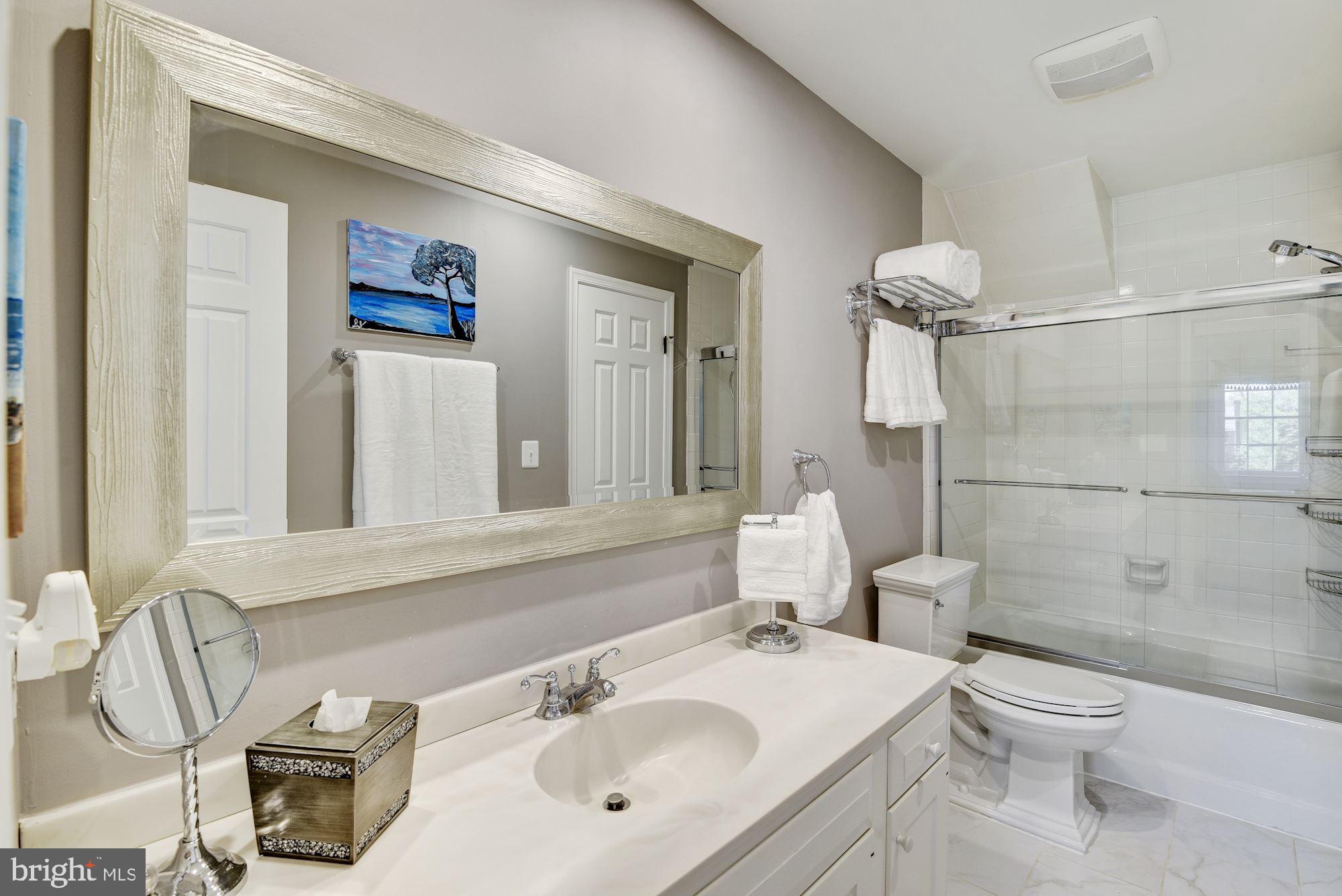 6 Beall Spring Court Potomac, MD 20854 - Photo 30 of 54 Connecting Jack and Jill Bath