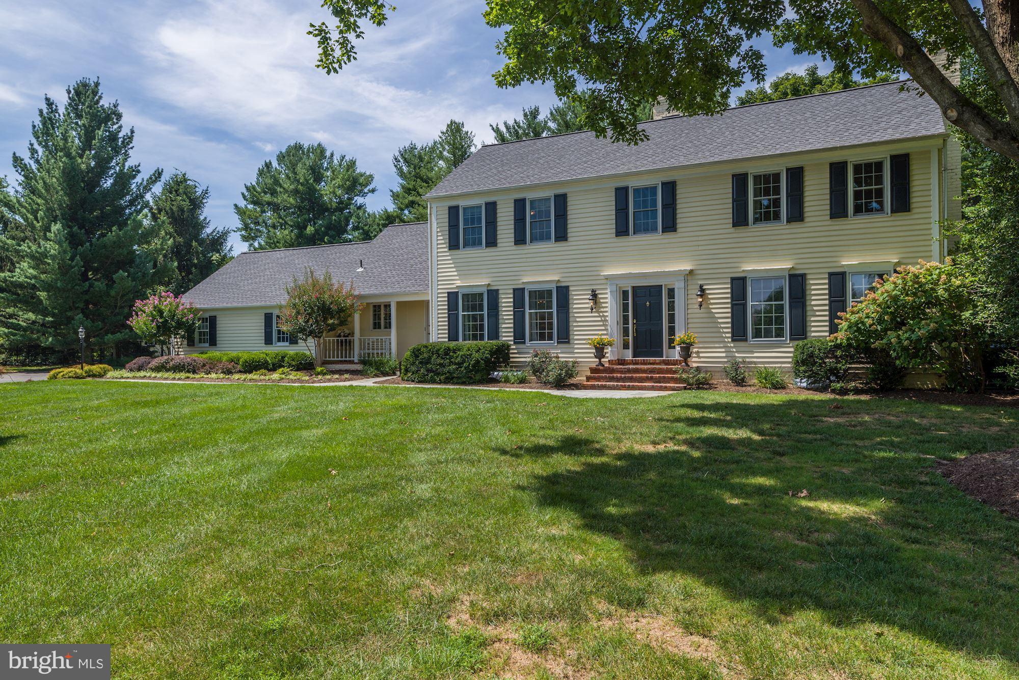 6 Beall Spring Court Potomac, MD 20854 - Photo 4 of 54 Perfectly Situated on Cu-De-Sac