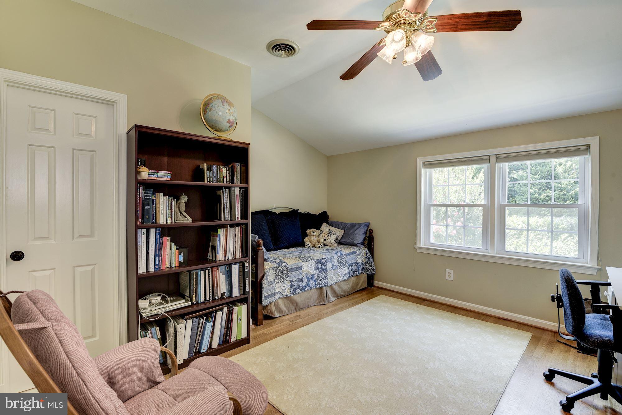 6 Beall Spring Court Potomac, MD 20854 - Photo 31 of 54 Connecting Third Bedroom