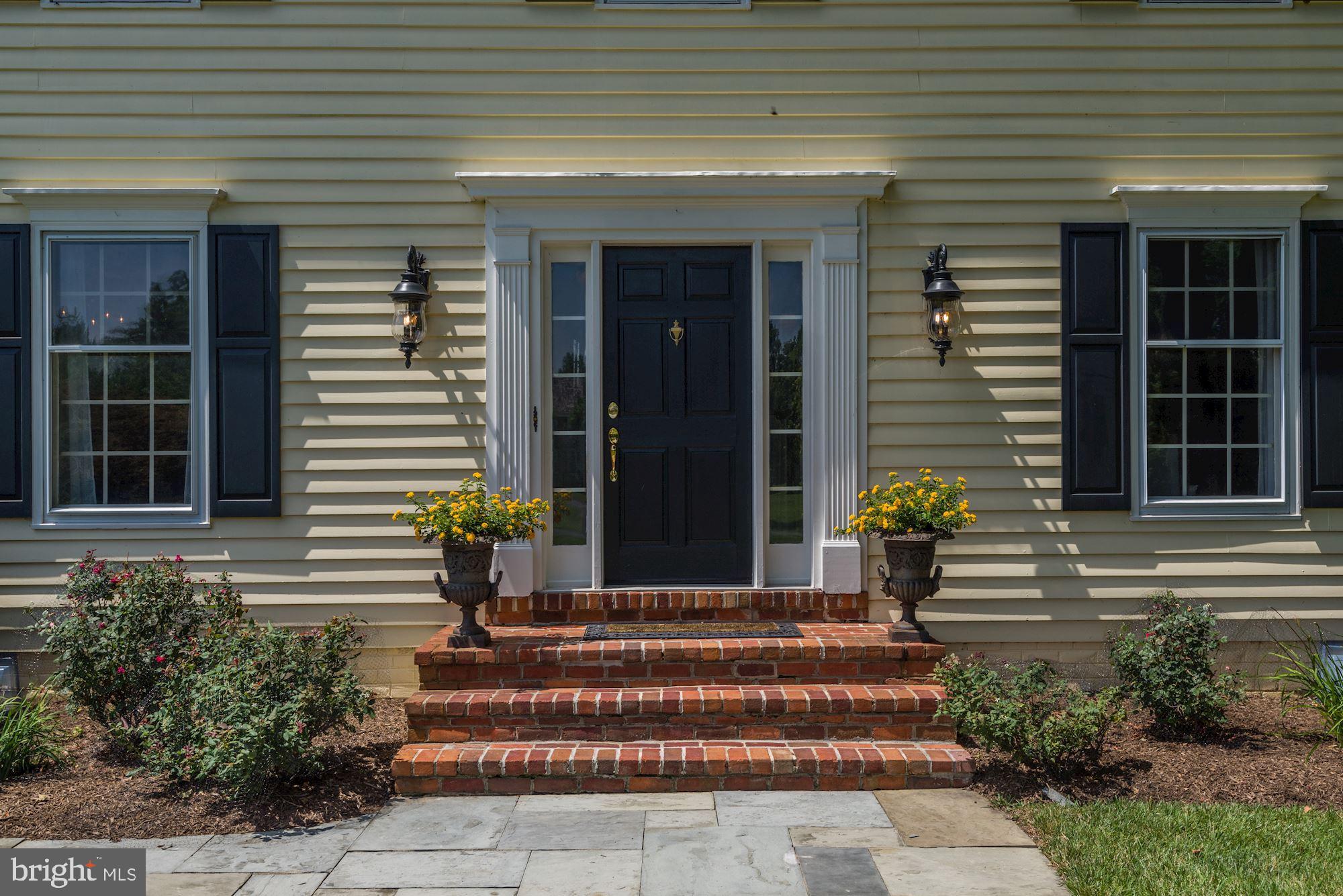 6 Beall Spring Court Potomac, MD 20854 - Photo 7 of 54 Graceful Entry
