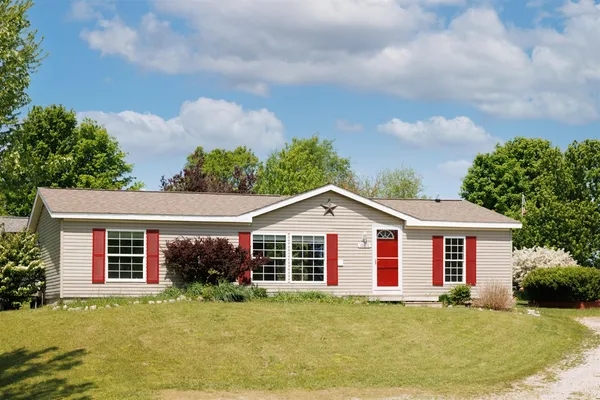 $319,900 | 10810 South Orchard Way, Traverse City, MI 49684
