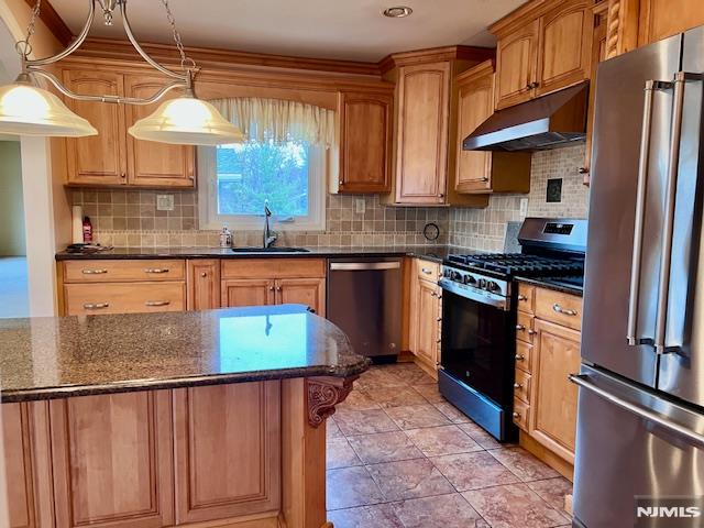 661 Clinton Place Ridgefield, NJ 07657 - Photo 4 of 25