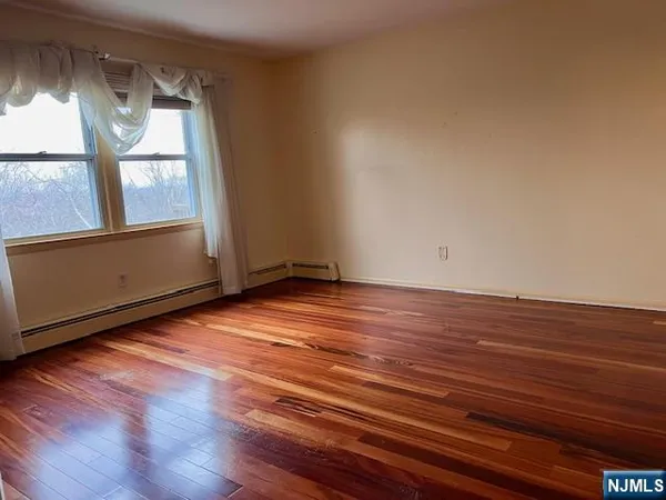 $821,000 | 661 Clinton Place, Ridgefield, NJ 07657