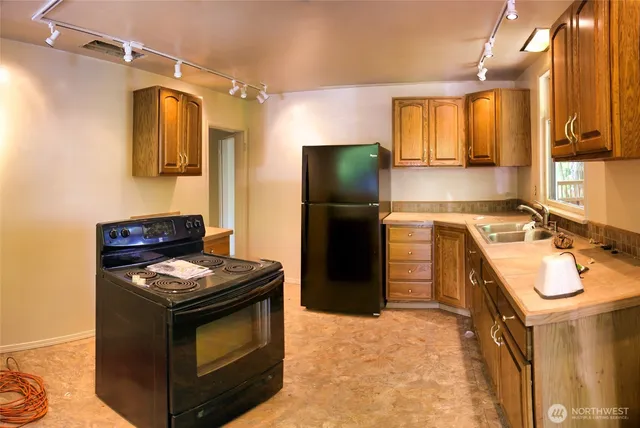 $4,000 | 6810 Northeast Bergman Road, Bainbridge Island, WA 98110