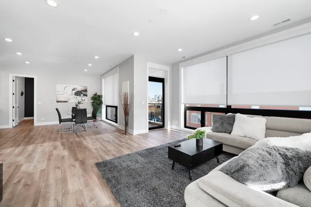 $3,450 | 1606 South Ashland Avenue, Unit 401, Chicago, IL 60608