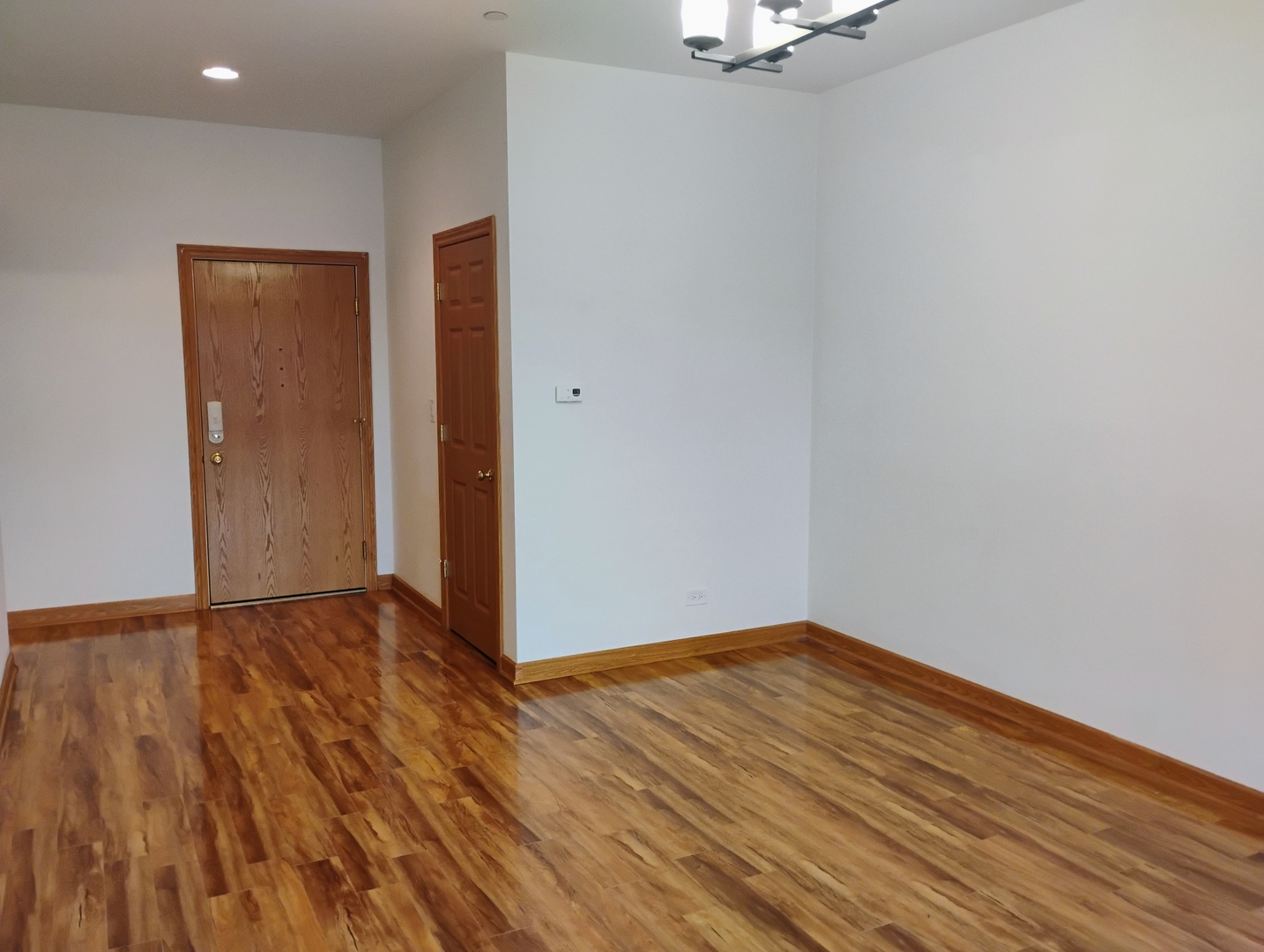 397 Alles Street, Unit 2 Des Plaines, IL 60016 - Photo 4 of 23