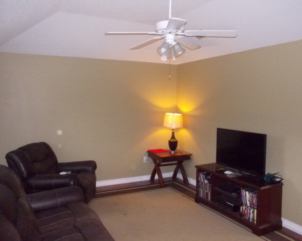 13241 Labradors Run Foley, AL 36535 - Photo 7 of 16 Living room 2