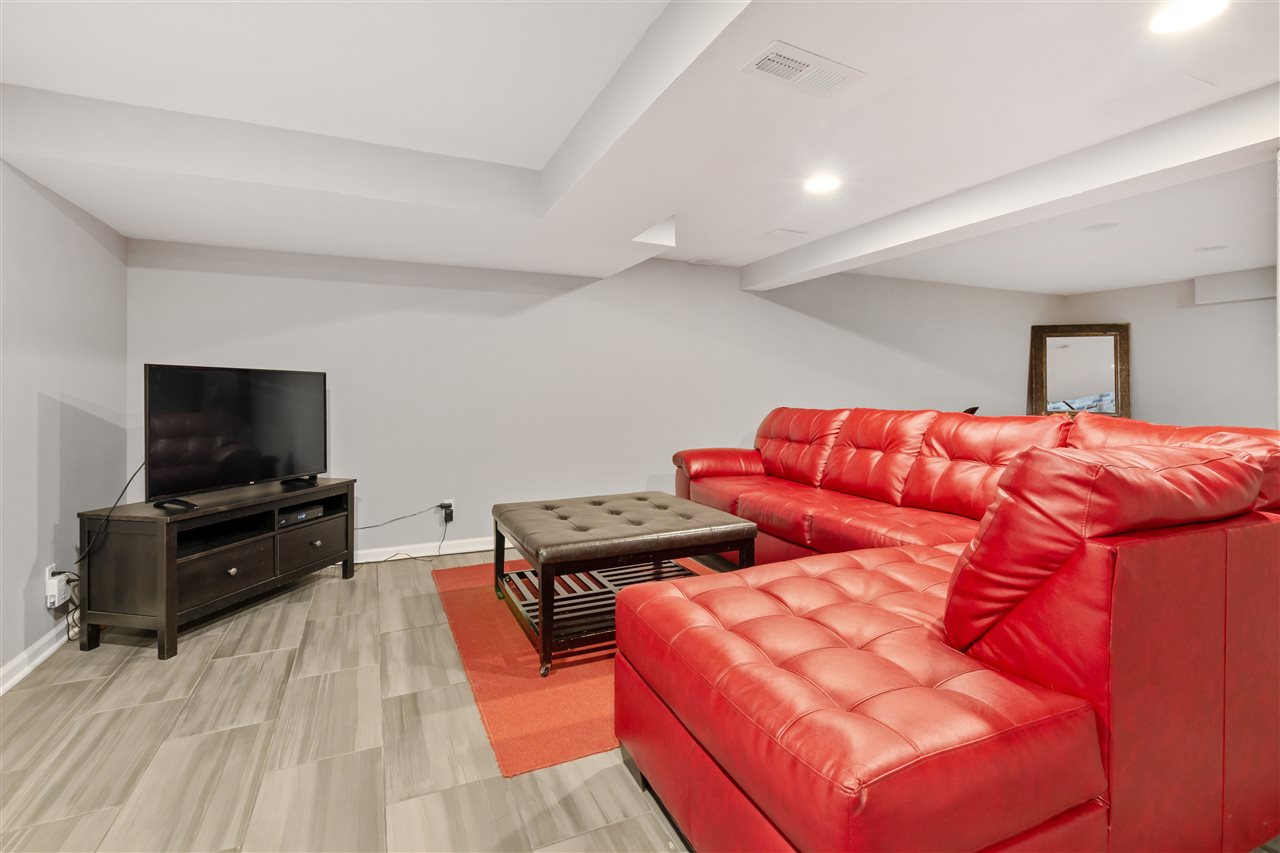 7758 North Gate Road Roscoe, IL 61073 - Photo 17 of 24 Gallery Image 17