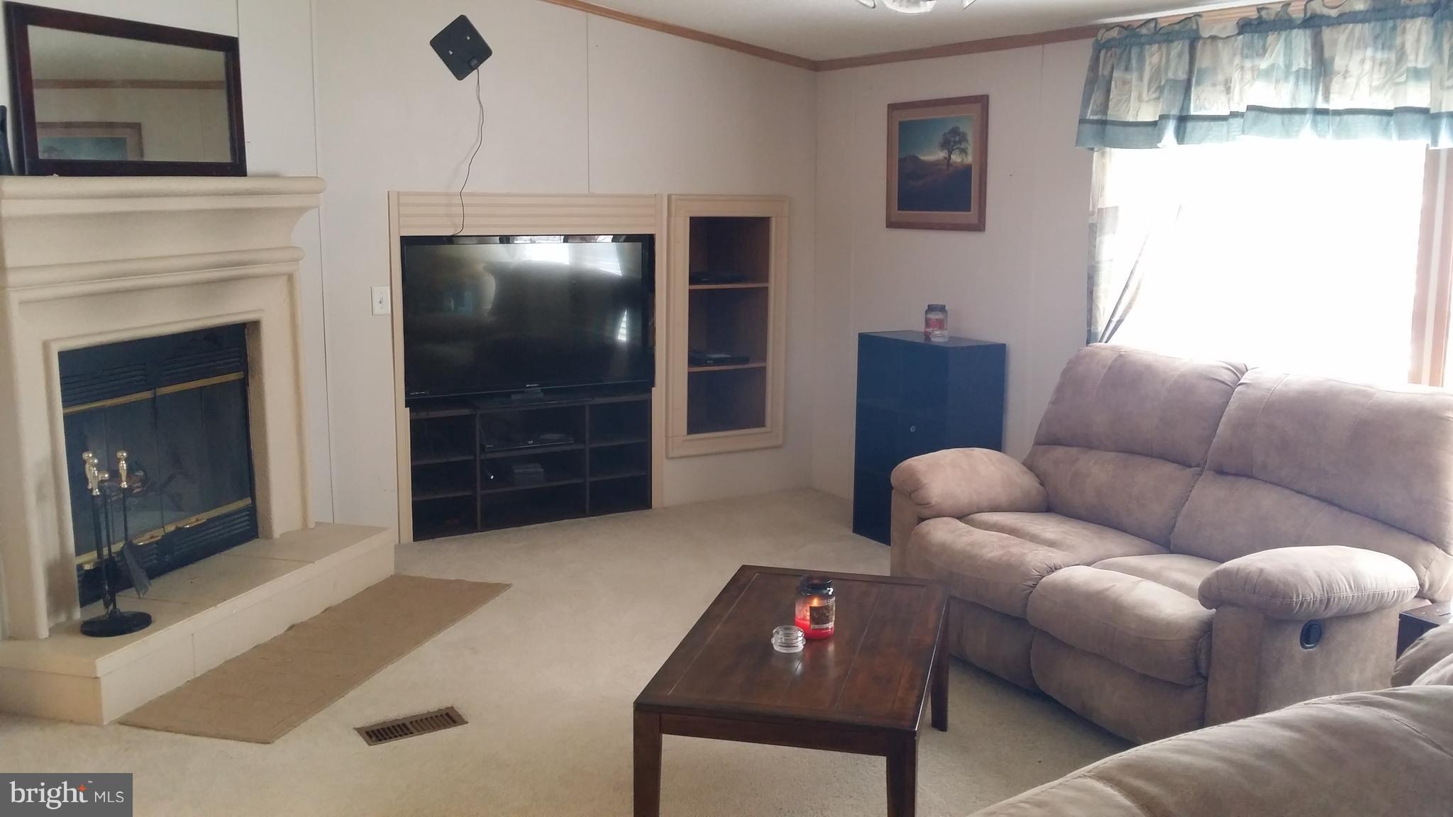 4041 Conowingo Road Darlington, MD 21034 - Photo 3 of 16 Living Room