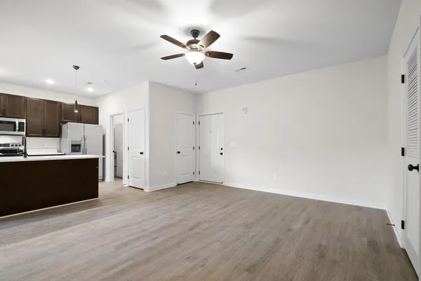 $1,245 | 229 East Johnson Circle, Unit B 208, Clarksville, TN 37040