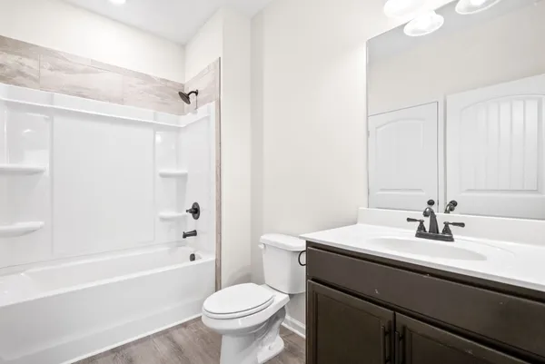 $1,245 | 229 East Johnson Circle, Unit B 208, Clarksville, TN 37040