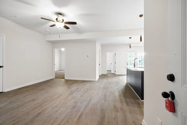 $1,245 | 229 East Johnson Circle, Unit B 208, Clarksville, TN 37040