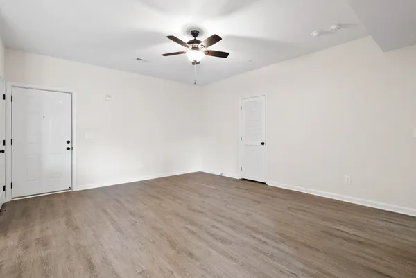 $1,245 | 229 East Johnson Circle, Unit B 208, Clarksville, TN 37040
