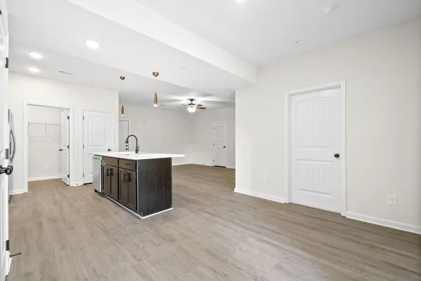 $1,245 | 229 East Johnson Circle, Unit B 208, Clarksville, TN 37040