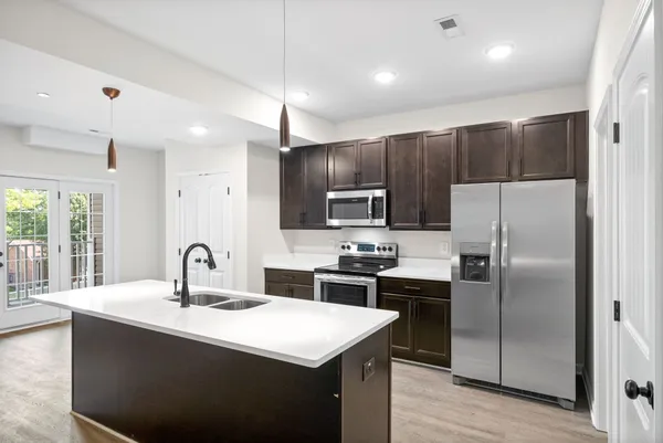 $1,245 | 229 East Johnson Circle, Unit B 208, Clarksville, TN 37040
