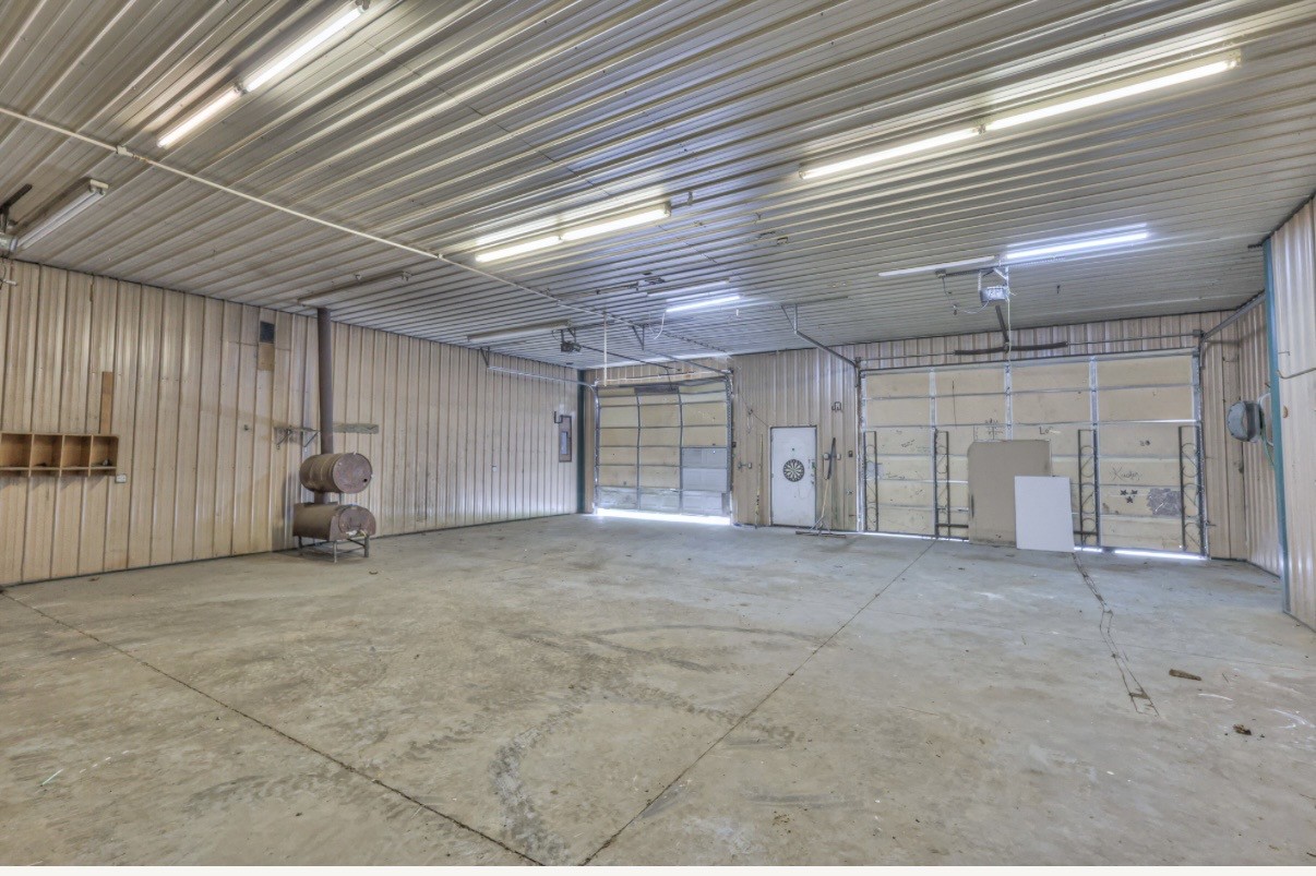 417 Haskins Chapel Road Lewisburg, TN 37091 - Photo 26 of 27 a big room with closet