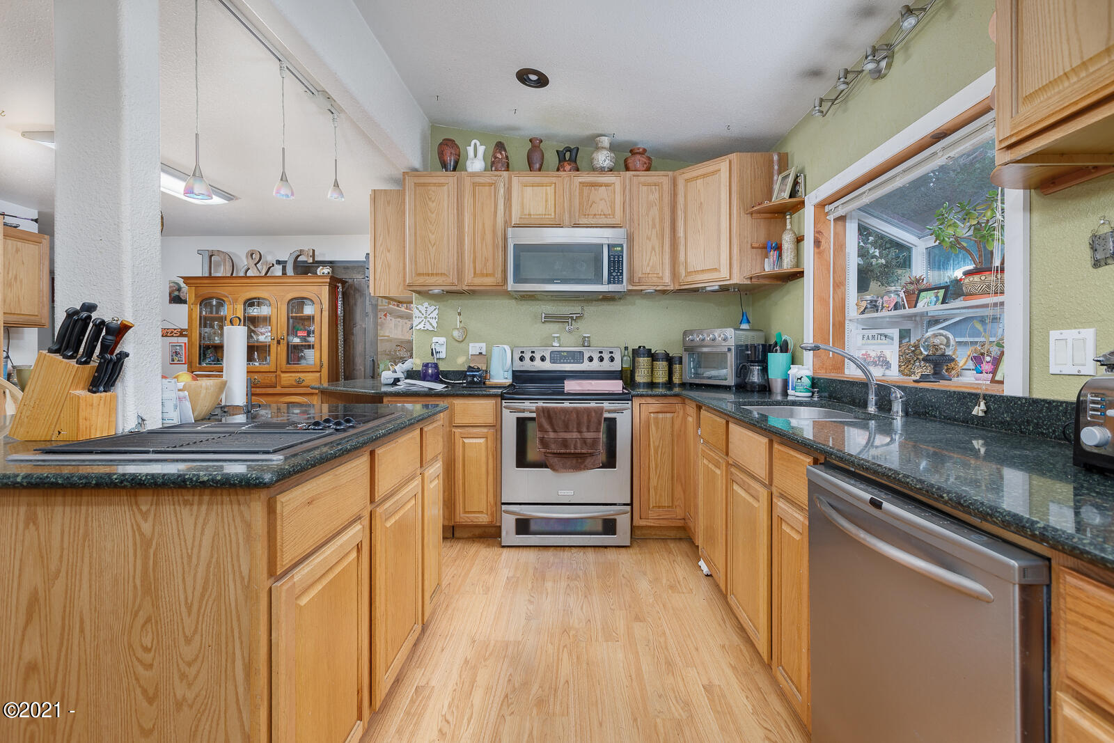 1240 Northwest Dundon Road Toledo, OR 97391 - Photo 8 of 38 -08