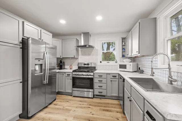 $210,000 | 816 South Jefferson Avenue, Dixon, IL 61021