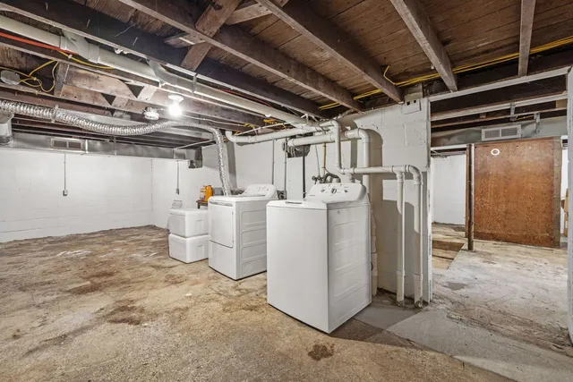 $210,000 | 816 South Jefferson Avenue, Dixon, IL 61021