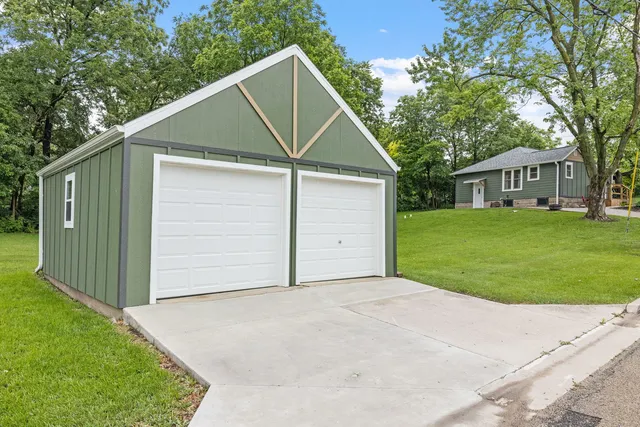 $210,000 | 816 South Jefferson Avenue, Dixon, IL 61021