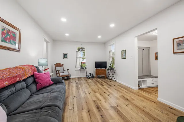 $210,000 | 816 South Jefferson Avenue, Dixon, IL 61021