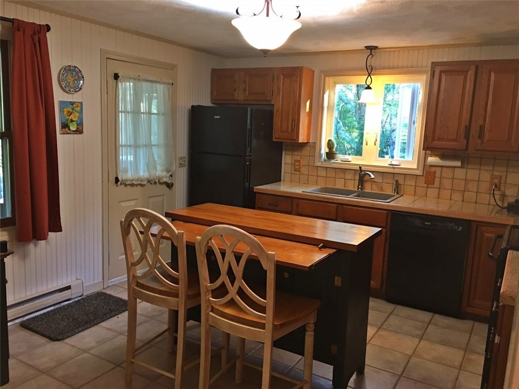 247 Biscuit City Road Charlestown, RI 02813 - Photo 5 of 19