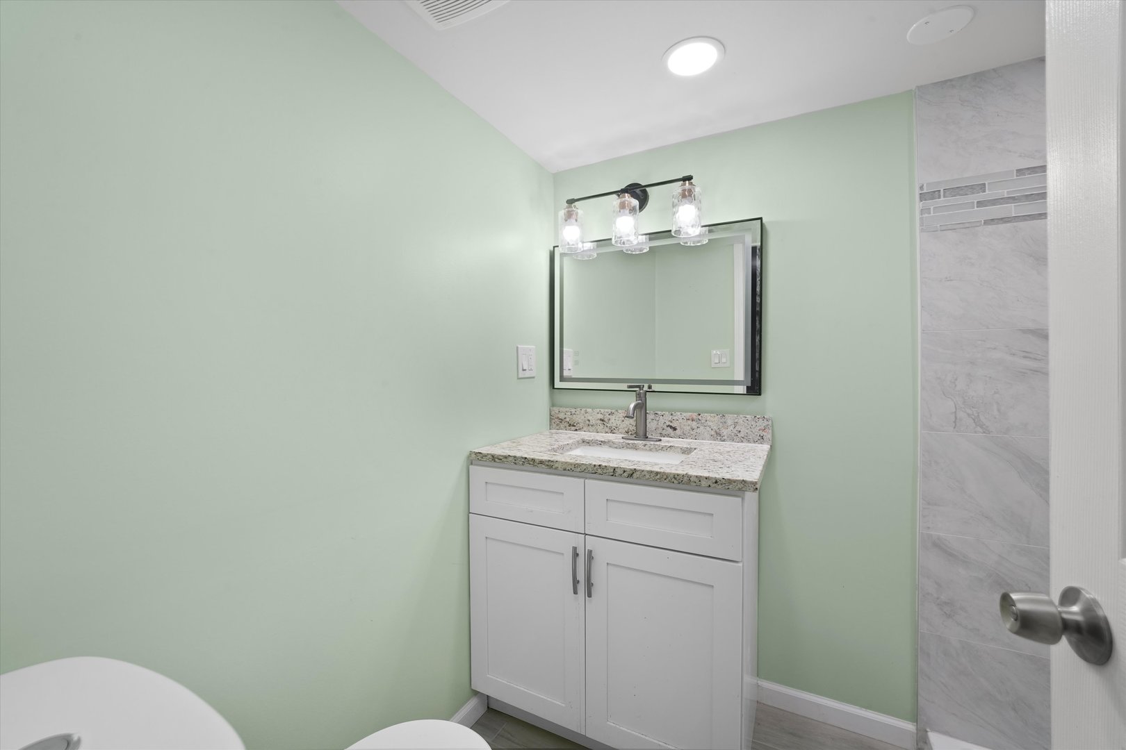 13228 South Rhodes Avenue Chicago, IL 60827 - Photo 12 of 24