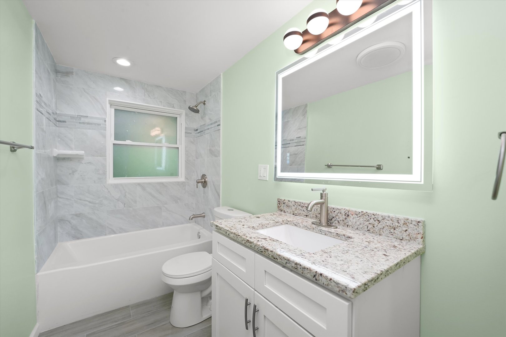 13228 South Rhodes Avenue Chicago, IL 60827 - Photo 18 of 24