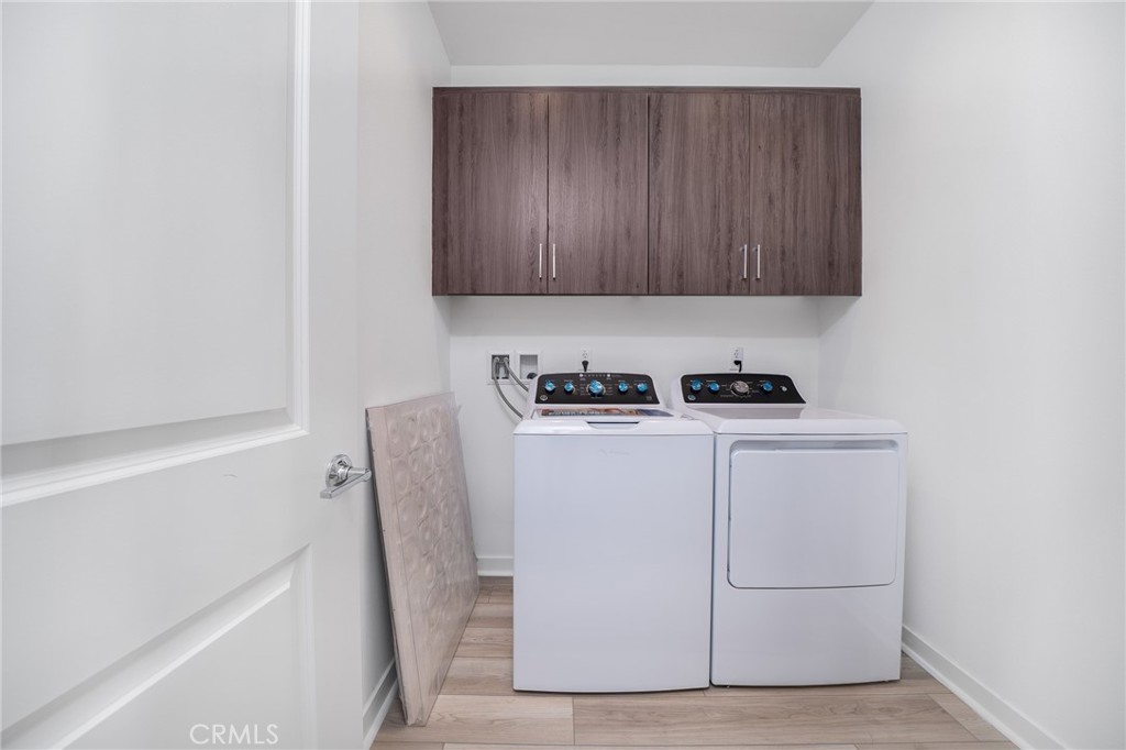 211 Baluster Irvine, CA 92618 - Photo 20 of 25 1st floor laundry room