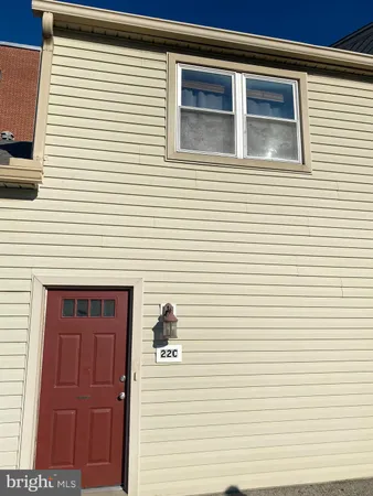 $1,300 | 22 Bloomsbury Avenue, Unit C, Catonsville, MD 21228