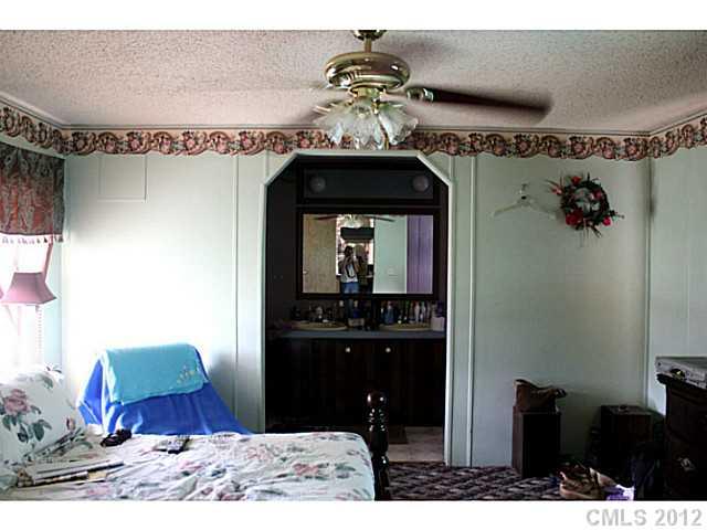 1447 Sherwood Road Clover, SC 29710 - Photo 7 of 8