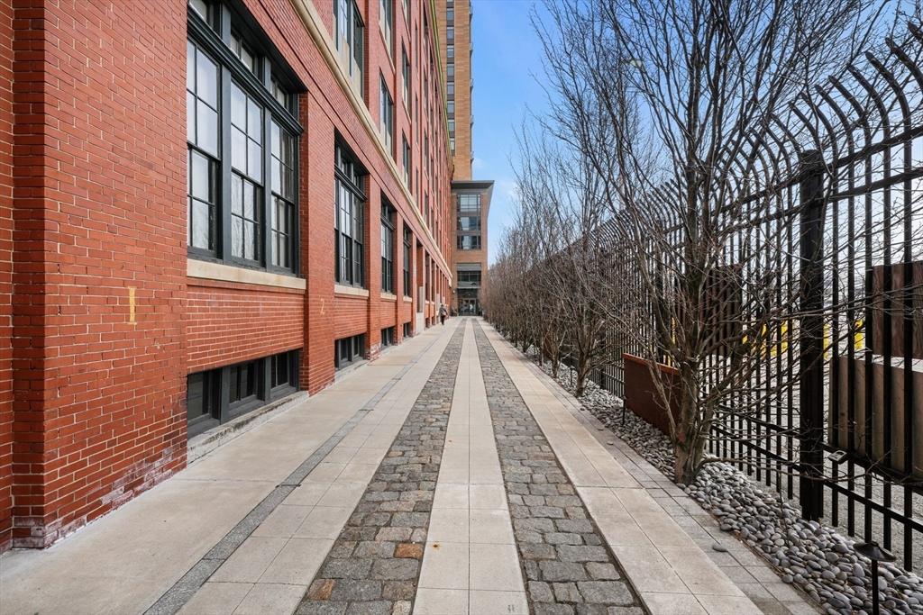 319 A Street, Unit 501 Boston, MA 02210 - Photo 20 of 24