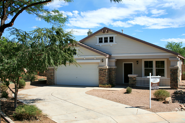 2513 East Del Rio Court Gilbert, AZ 85295 - Photo 2 of 10 2