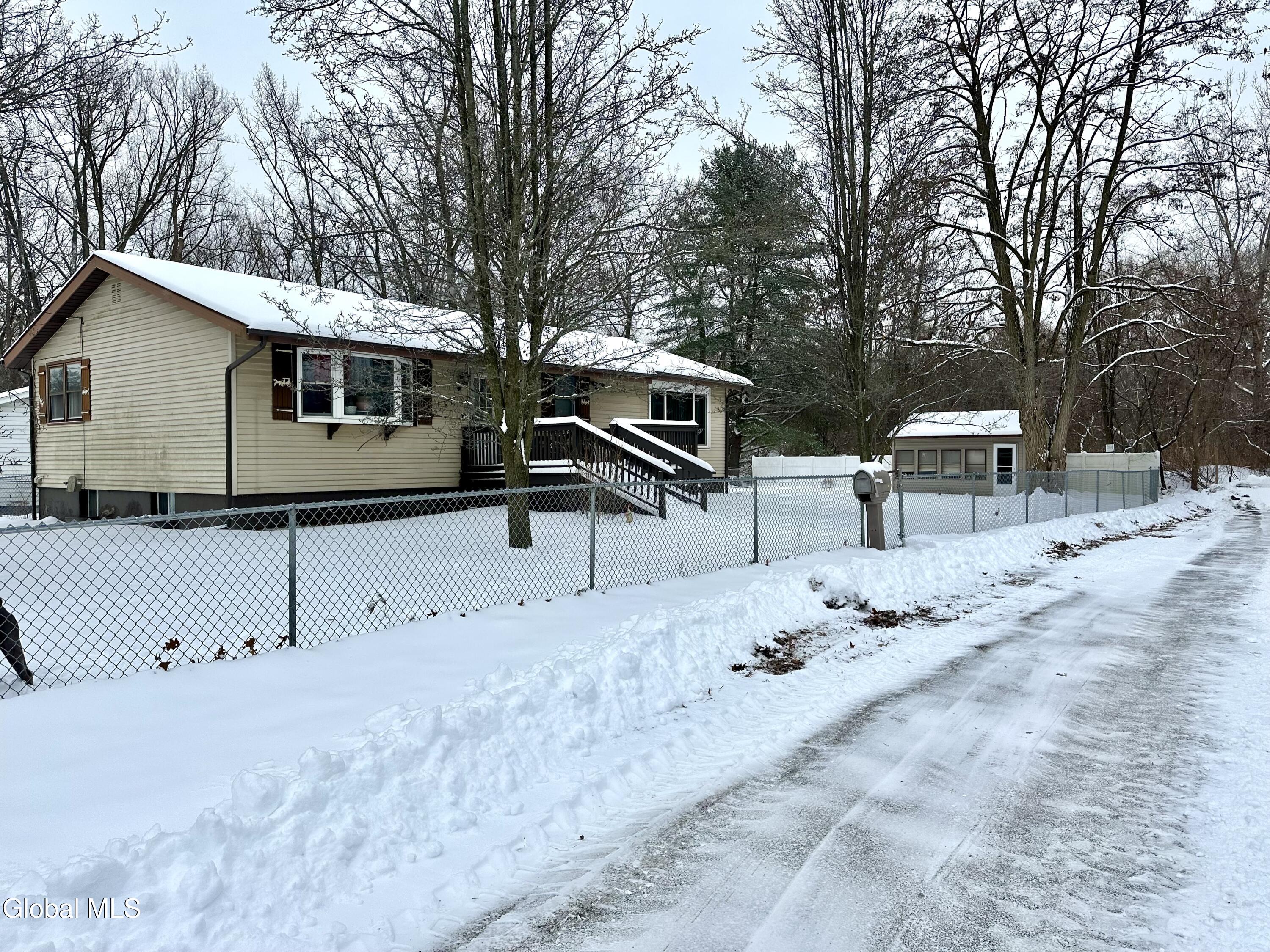 304 Dearborn Avenue Schenectady, NY 12304 - Photo 2 of 14 IMG_3185