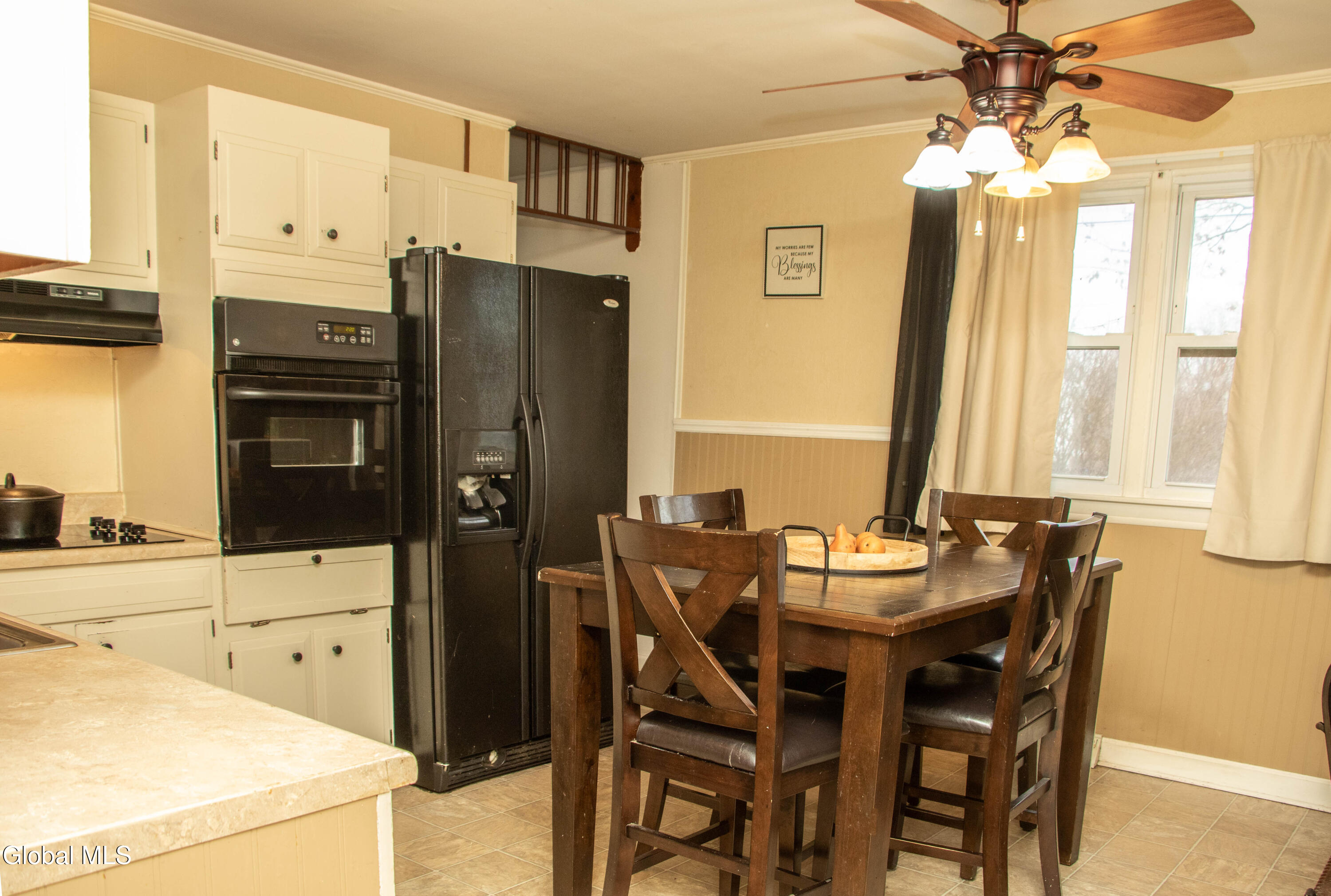 304 Dearborn Avenue Schenectady, NY 12304 - Photo 6 of 15 4D1A8748