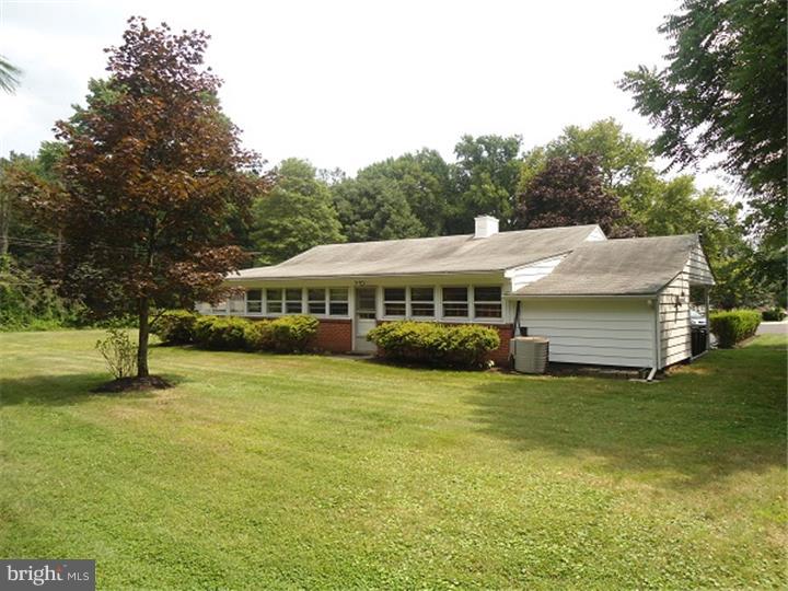 841 Edgemont Road Fairless Hills, PA 19030 - Photo 21 of 25 Exterior Back
