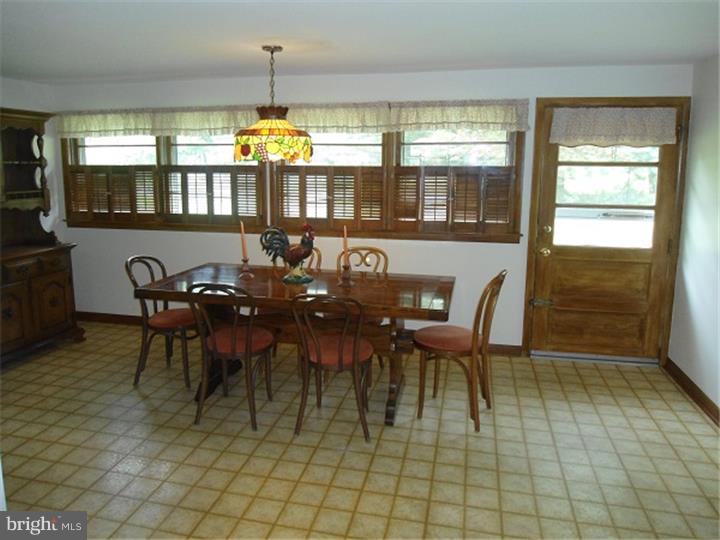 841 Edgemont Road Fairless Hills, PA 19030 - Photo 4 of 25 Dining Room