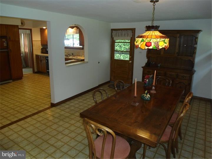 841 Edgemont Road Fairless Hills, PA 19030 - Photo 7 of 25 Dining Room