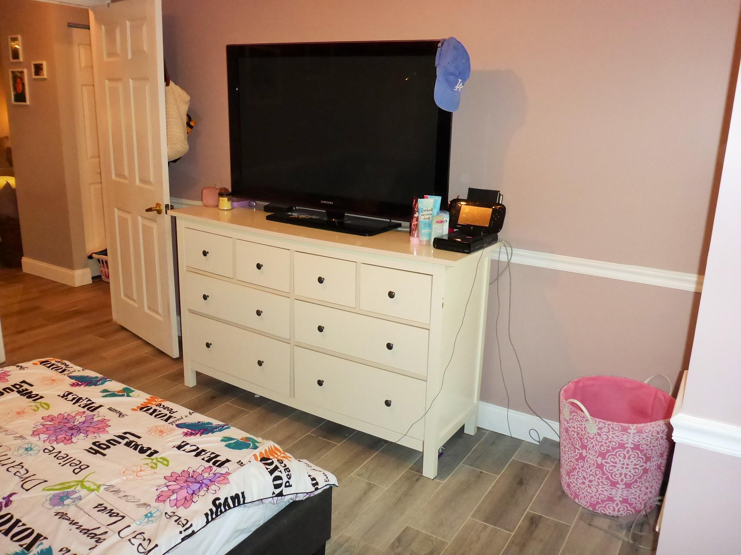 5009 Elpine Way Riviera Beach, FL 33418 - Photo 26 of 41 a bedroom with a bed and flat screen tv