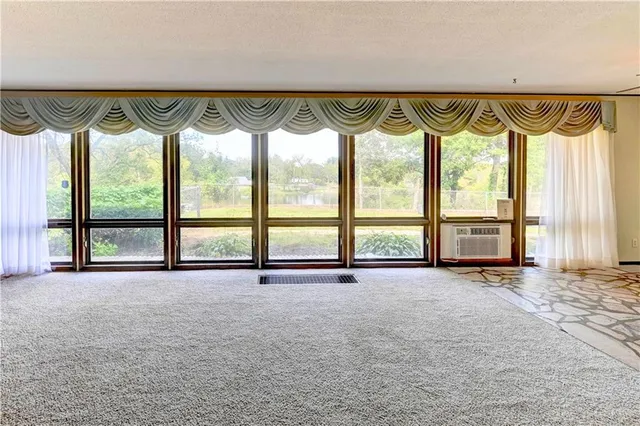 $748,500 | 2660 Indiana Terrace, Ottawa, KS 66067