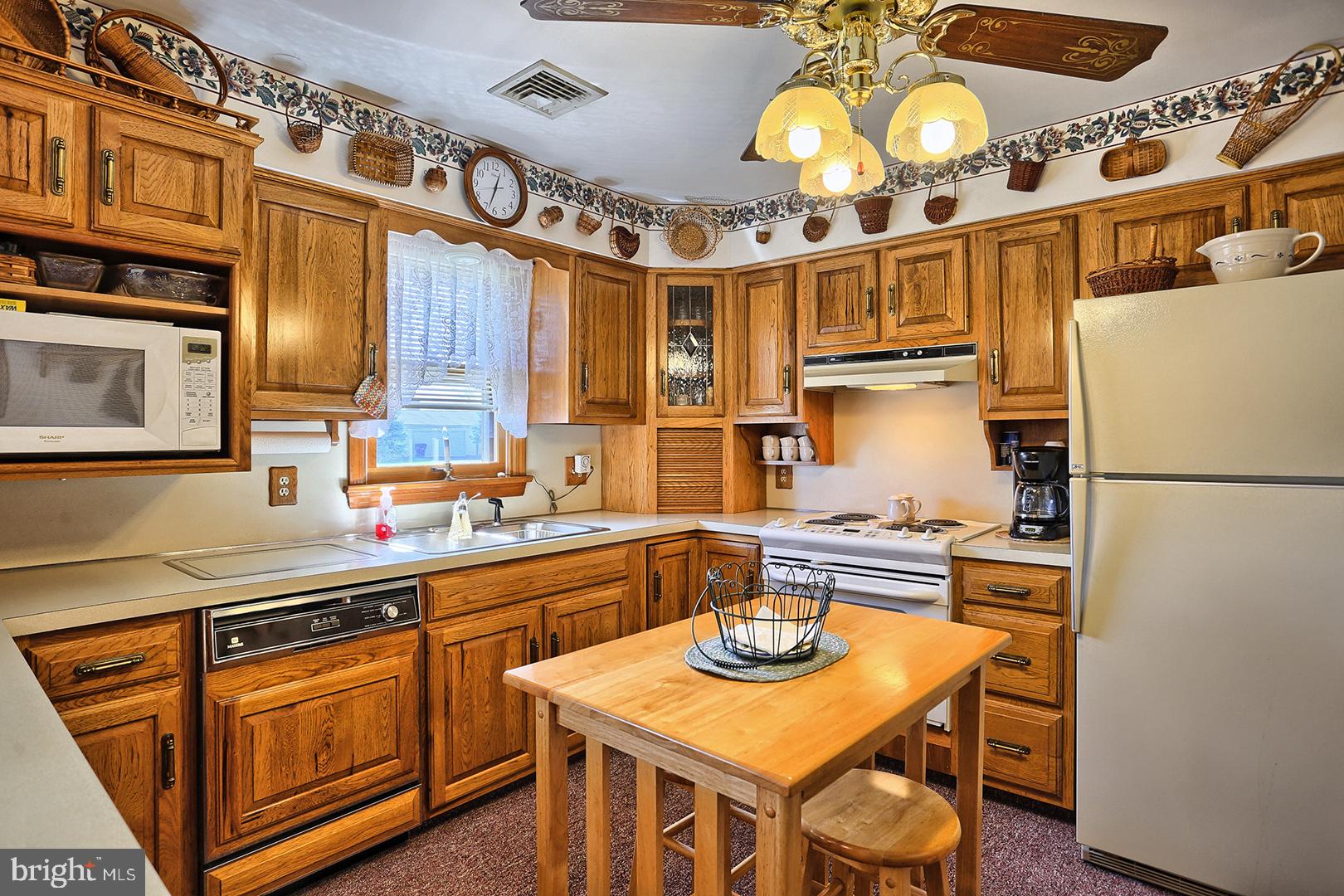 690 Creek Road Carlisle, PA 17013 - Photo 16 of 29 Kitchen