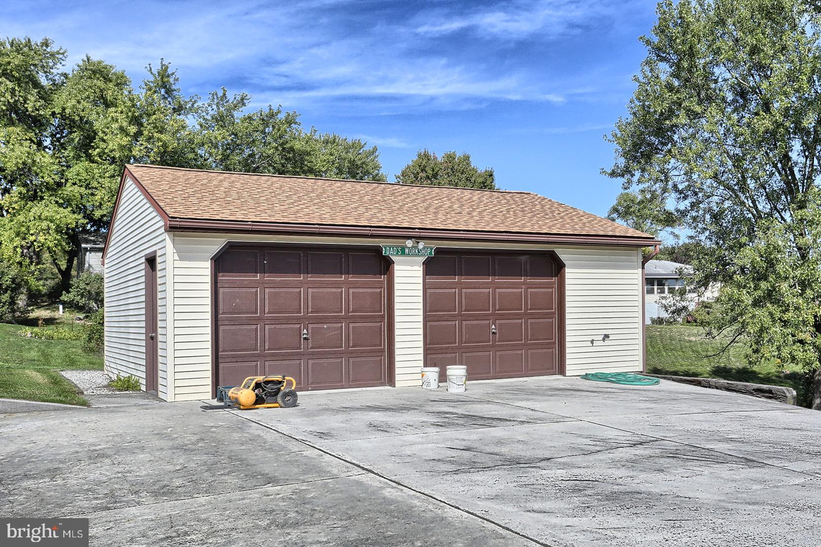Detached Oversized 2-Car Garage