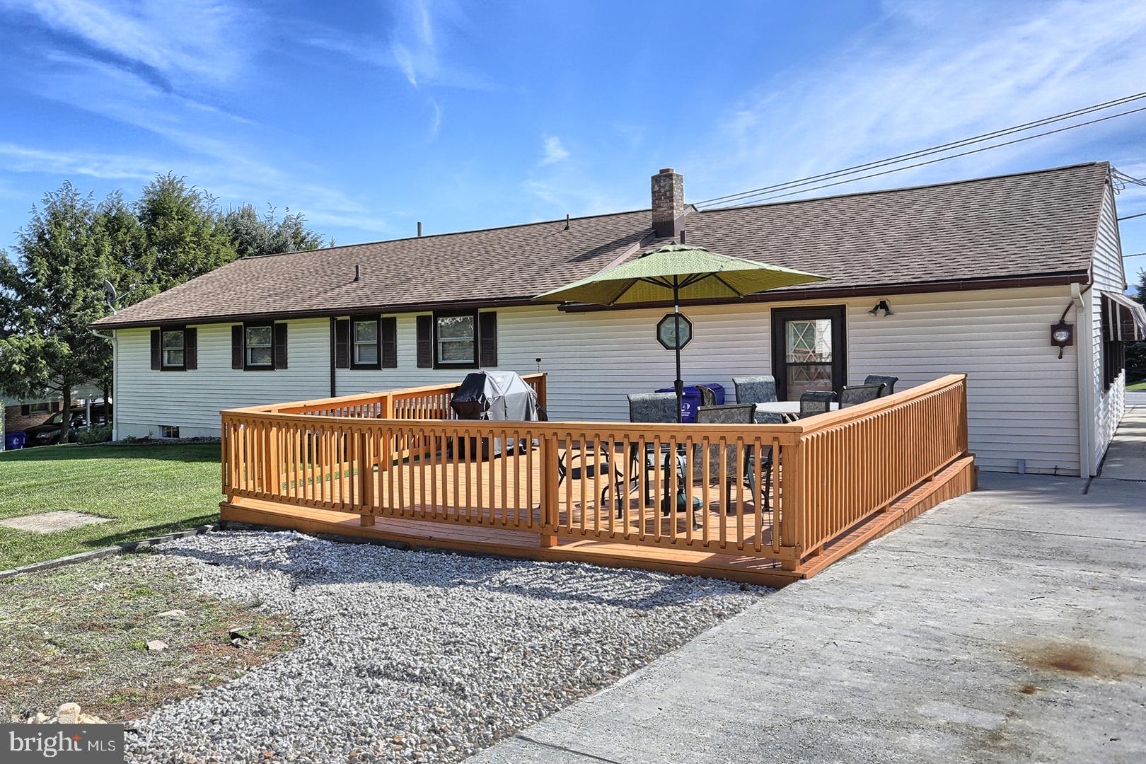 690 Creek Road Carlisle, PA 17013 - Photo 25 of 29 Rear Deck