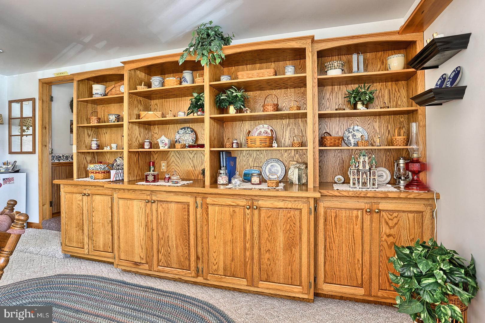 690 Creek Road Carlisle, PA 17013 - Photo 8 of 29 Family Room