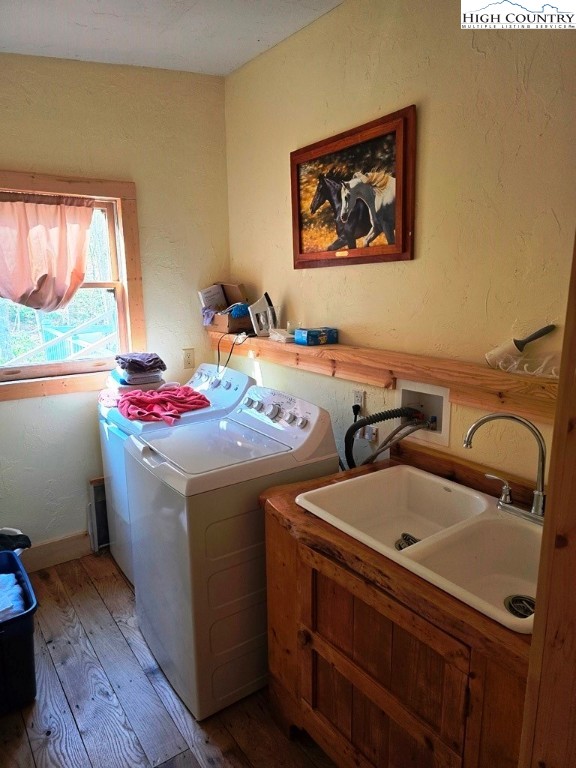 115 Little Horse Path Lansing, NC 28643 - Photo 16 of 33 a utility room with dryer and washer