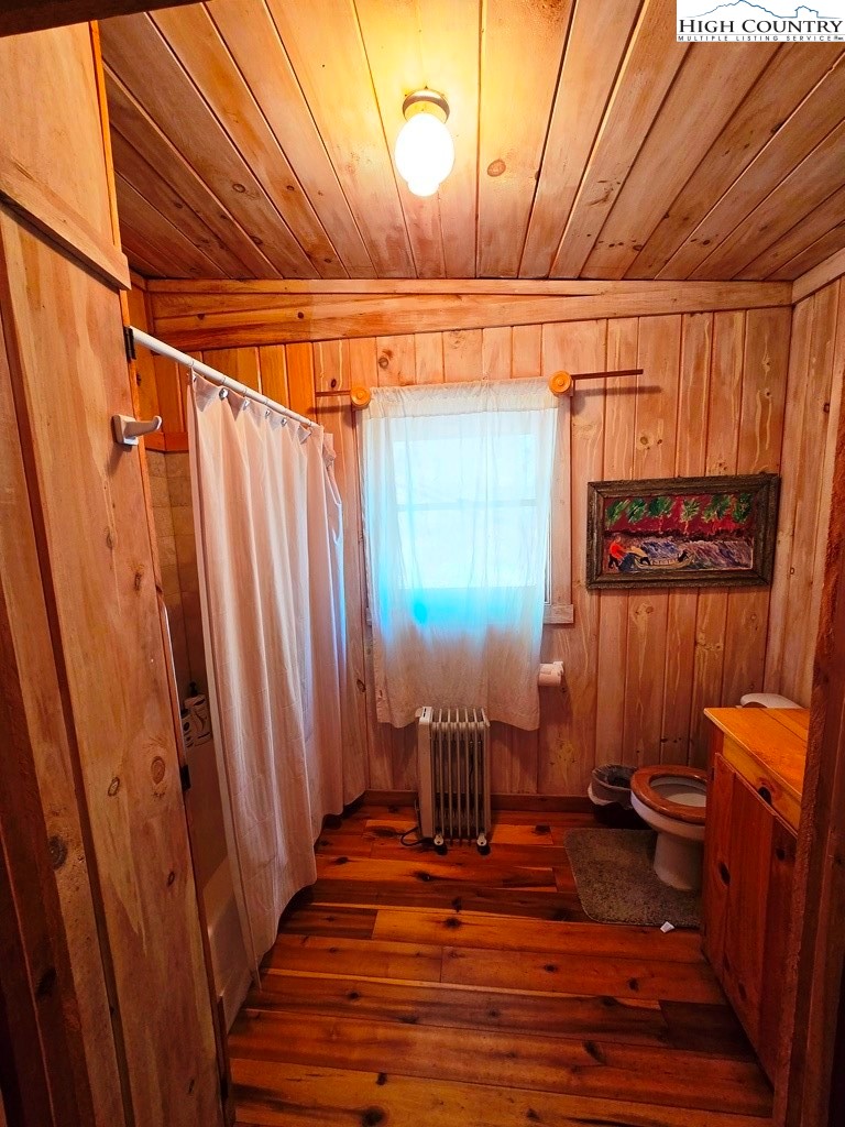 115 Little Horse Path Lansing, NC 28643 - Photo 18 of 33